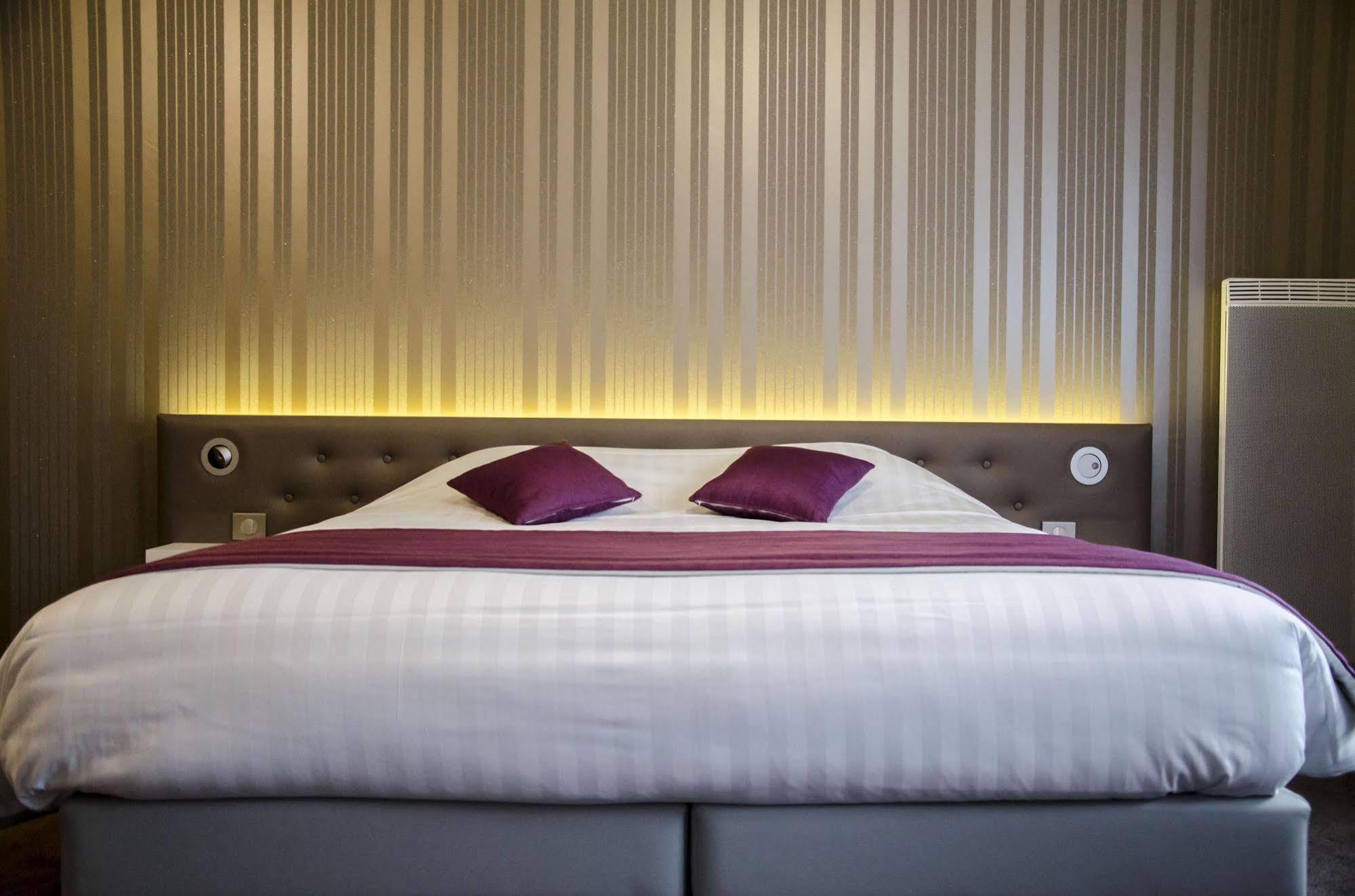 Les Caps Hotell Lamballe Exteriör bild